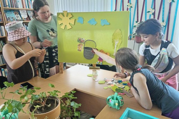 Заседание  детского клуба «Семицветик» «Целебное лукошко»