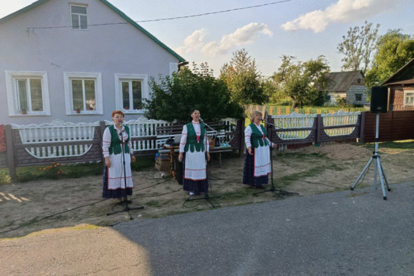 «Яблычны  Спас  не  пройдзе  без  нас»