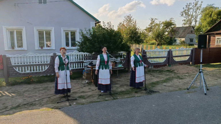«Яблычны  Спас  не  пройдзе  без  нас»