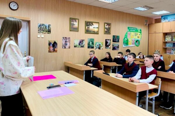 «На дороге не крутись, на перекрестке обернись»