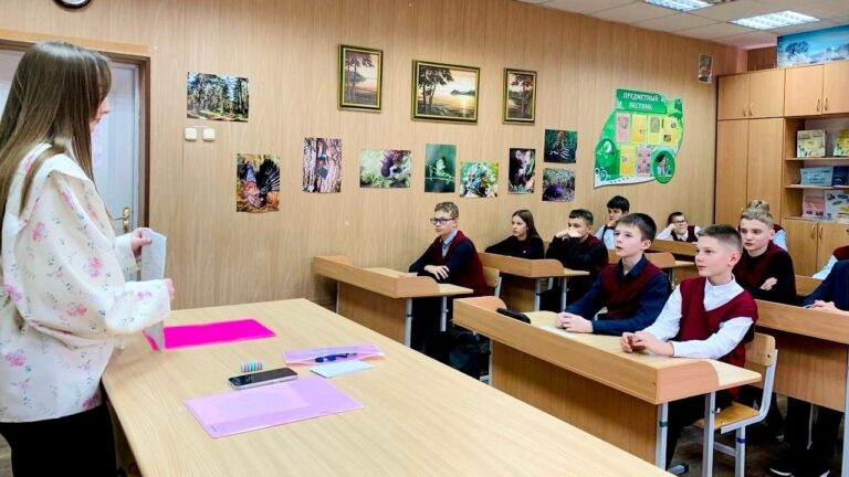 «На дороге не крутись, на перекрестке обернись»