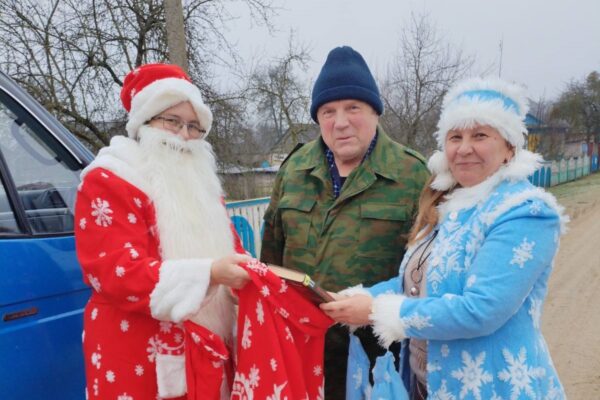 «Библиобус в Новый год книг хороших привезет!»