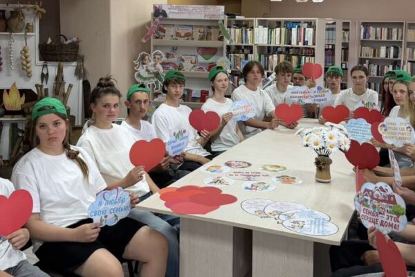 «Пад сямейным парасонам»